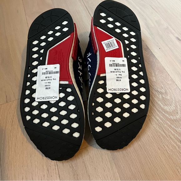 Adidas Originals NMD-R1 Sneaker Unisex Children’s Sz 4.5 NWT - Picture 5 of 9